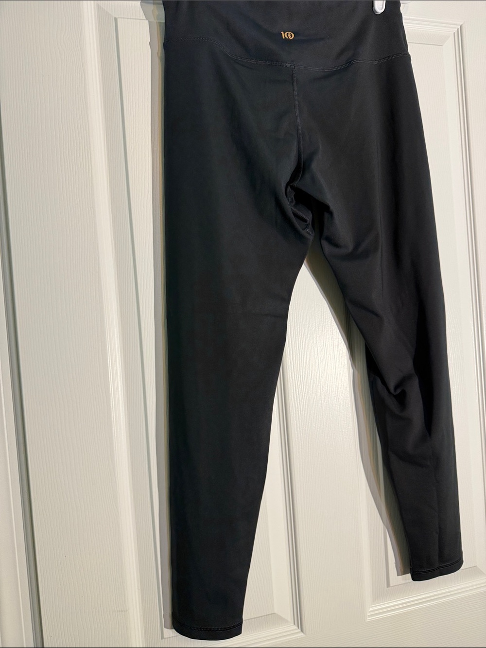 tentree Black High-Waist Active Leggings with Subtle Logo - Picture 5 of 13